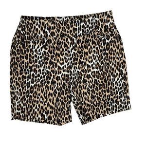 Attyre Leopard Print Women's Shorts